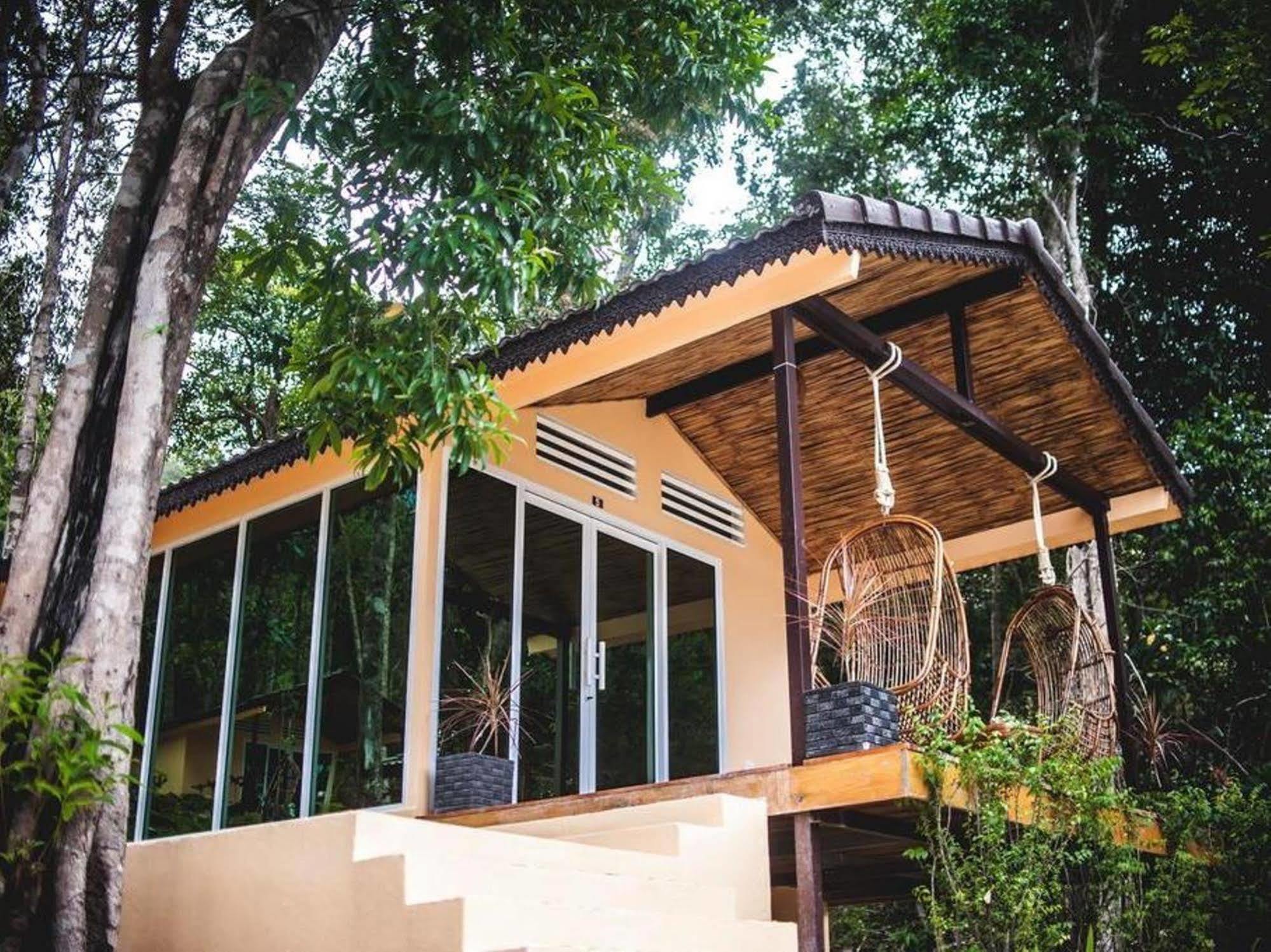 Samloem Laguna Resort Koh Rong Sanloem Exteriör bild
